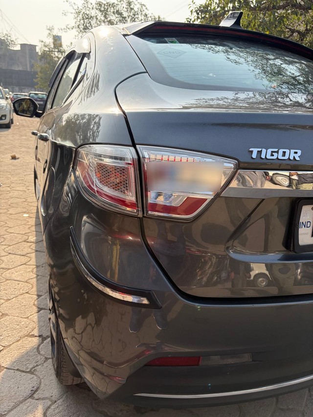 Second-hand 2022 Tata Tigor XZ Plus CNG BSVI for sale in New Delhi-9