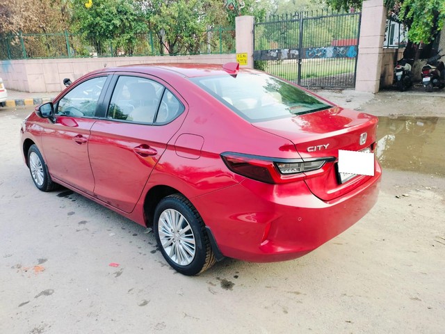 Second-hand 2021 Honda City V MT for sale in New Delhi-4