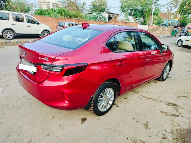 Second-hand 2021 Honda City V MT for sale in New Delhi-2