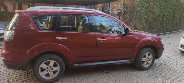 Second-hand 2011 Mitsubishi Outlander 2.4 for sale in New Delhi-3