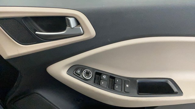 Second-hand 2015 Hyundai i20 Sportz 1.2 for sale in Gurgaon-9