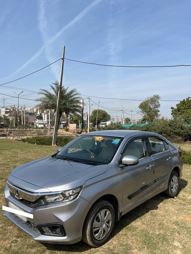 Second-hand 2018 Honda Amaze S i-VTEC for sale in Faridabad-8