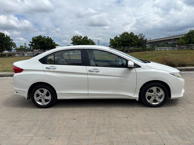 Second-hand 2015 Honda City i DTEC V for sale in Ahmedabad-1