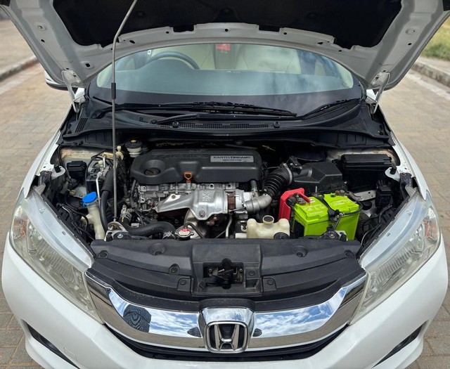 Second-hand 2015 Honda City i DTEC V for sale in Ahmedabad-6