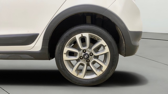 Second-hand 2015 Hyundai i20 Active 1.2 SX for sale in Mumbai-27