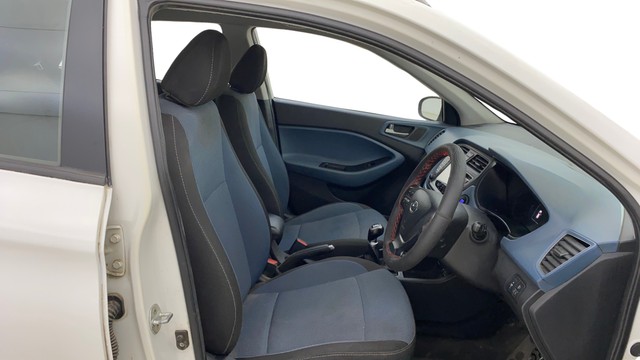 Second-hand 2015 Hyundai i20 Active 1.2 SX for sale in Mumbai-15