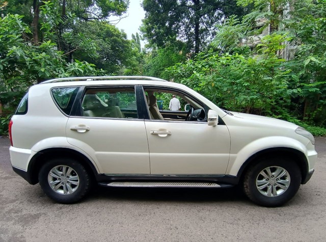 Second-hand 2012 Mahindra Ssangyong Rexton RX7 for sale in Mumbai-1