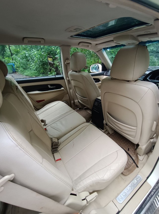 Second-hand 2012 Mahindra Ssangyong Rexton RX7 for sale in Mumbai-12