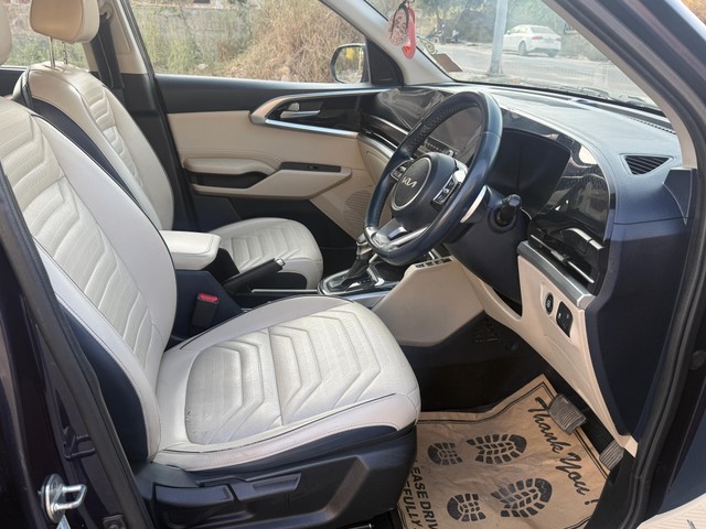 Second-hand 2022 Kia Carens Luxury Plus Turbo DCT 2022-2023 for sale in New Delhi-6