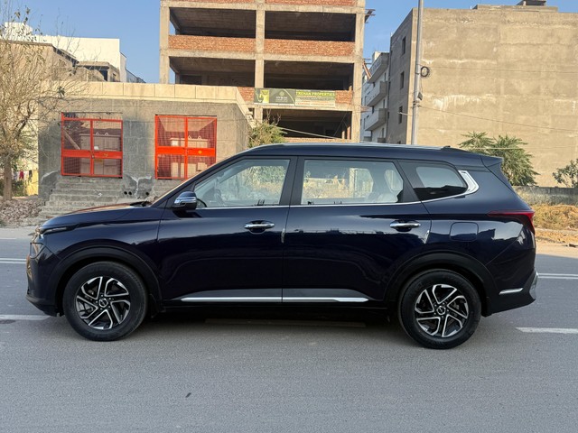 Second-hand 2022 Kia Carens Luxury Plus Turbo DCT 2022-2023 for sale in New Delhi-3