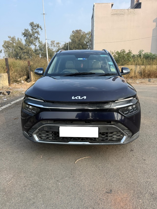 Second-hand 2022 Kia Carens Luxury Plus Turbo DCT 2022-2023 for sale in New Delhi-5