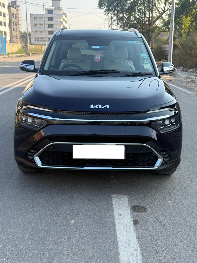 Second-hand 2022 Kia Carens Luxury Plus Turbo DCT 2022-2023 for sale in New Delhi-13