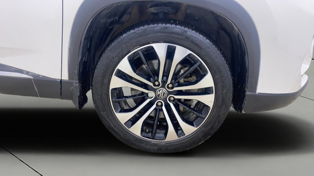 Second-hand 2021 MG Hector Plus Sharp CVT for sale in Ahmedabad-27