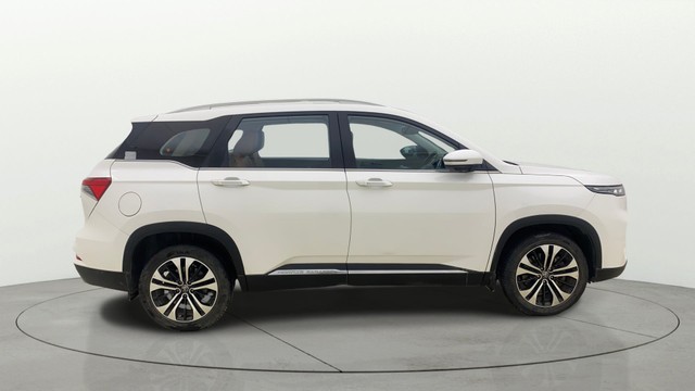 Second-hand 2021 MG Hector Plus Sharp CVT for sale in Ahmedabad-13