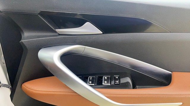 Second-hand 2021 MG Hector Plus Sharp CVT for sale in Ahmedabad-4