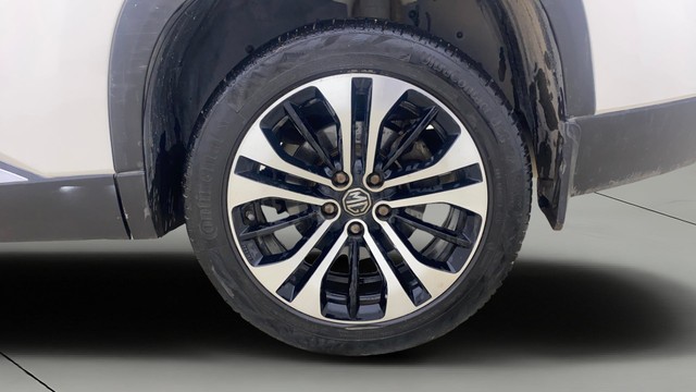 Second-hand 2021 MG Hector Plus Sharp CVT for sale in Ahmedabad-29