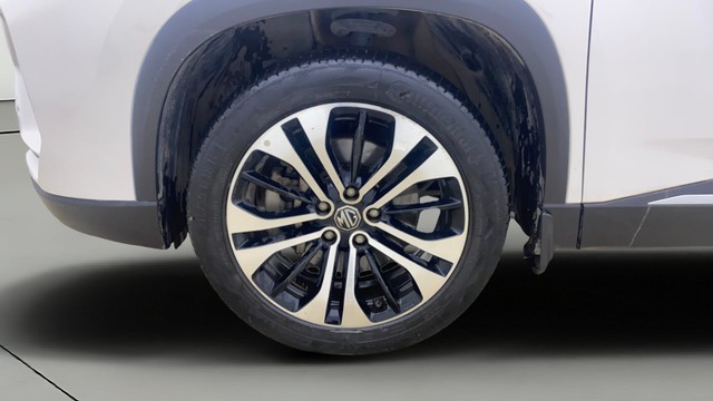 Second-hand 2021 MG Hector Plus Sharp CVT for sale in Ahmedabad-30