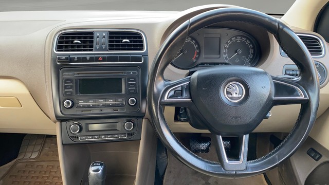 Second-hand 2016 Skoda Rapid 1.5 TDI AT Style Plus for sale in Jaipur-12