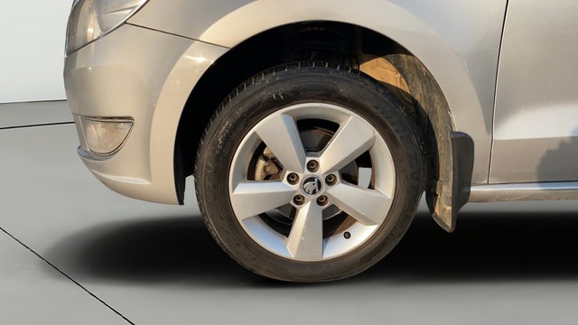 Second-hand 2016 Skoda Rapid 1.5 TDI AT Style Plus for sale in Jaipur-25