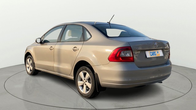 Second-hand 2016 Skoda Rapid 1.5 TDI AT Style Plus for sale in Jaipur-4