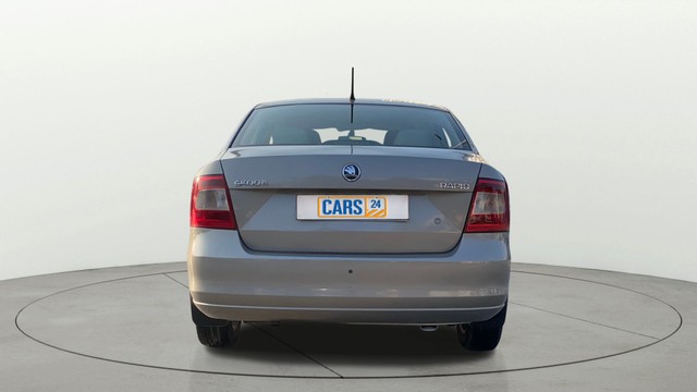 Second-hand 2016 Skoda Rapid 1.5 TDI AT Style Plus for sale in Jaipur-3