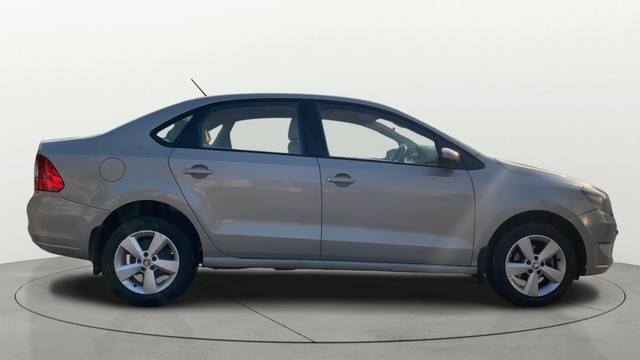 Second-hand 2016 Skoda Rapid 1.5 TDI AT Style Plus for sale in Jaipur-1