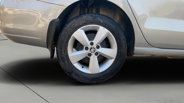 Second-hand 2016 Skoda Rapid 1.5 TDI AT Style Plus for sale in Jaipur-24