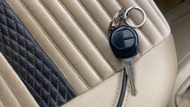 Second-hand 2016 Maruti Swift Dzire VXI for sale in Ahmedabad-21