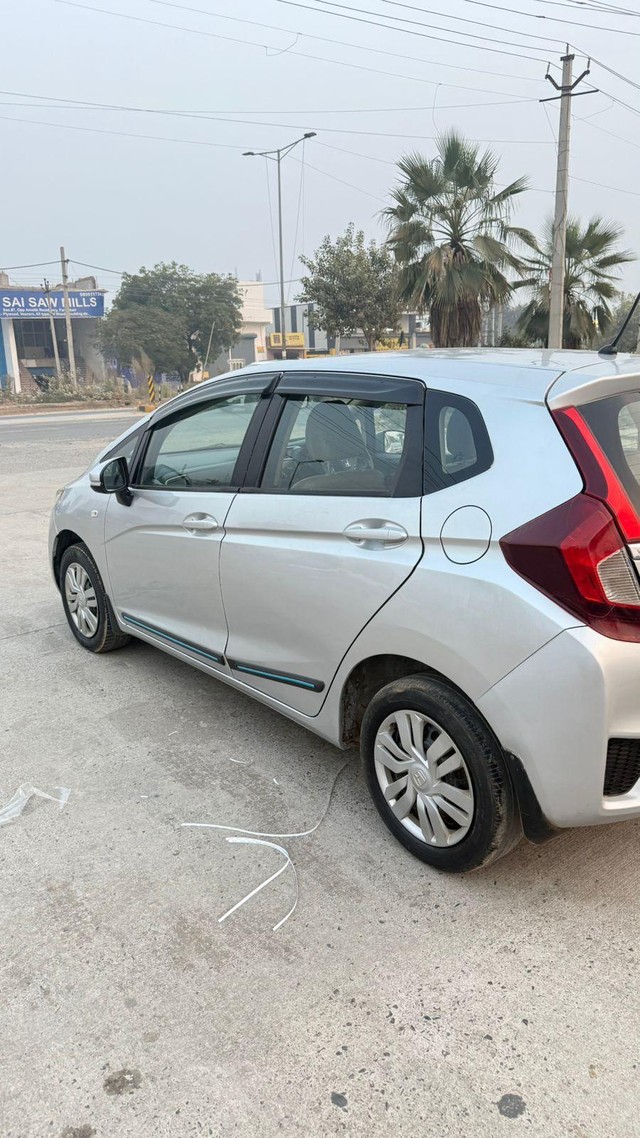 Second-hand 2017 Honda Jazz 1.2 SV i VTEC for sale in Faridabad-6