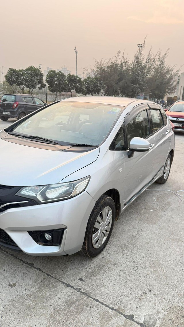 Second-hand 2017 Honda Jazz 1.2 SV i VTEC for sale in Faridabad-7