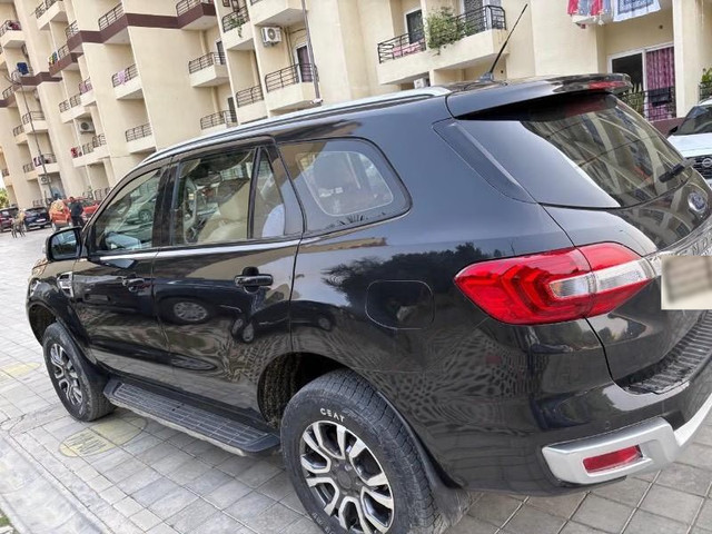 Second-hand 2016 Ford Endeavour 2.2 Trend AT 4X2 for sale in Lucknow-9