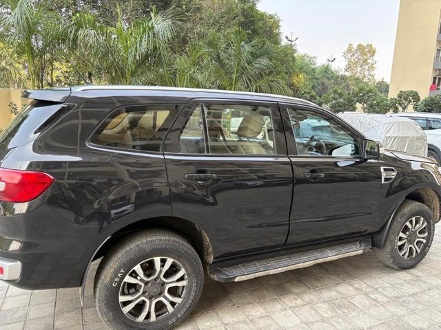 Second-hand 2016 Ford Endeavour 2.2 Trend AT 4X2 for sale in Lucknow-4