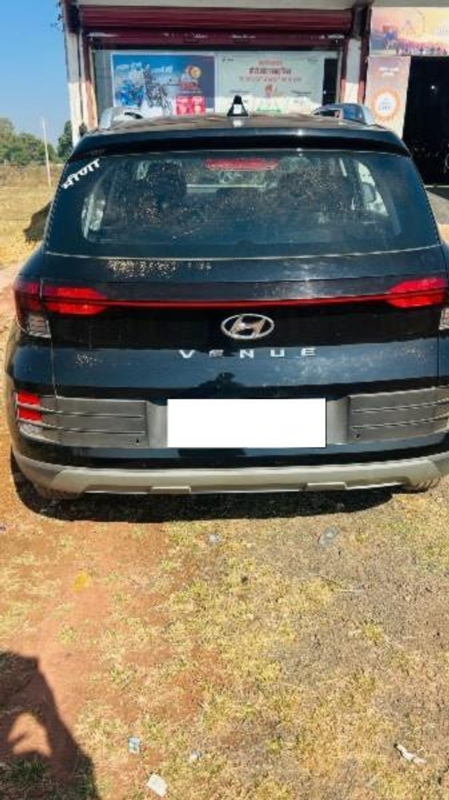 Second-hand 2025 Hyundai Venue S Plus Diesel for sale in Guna-2