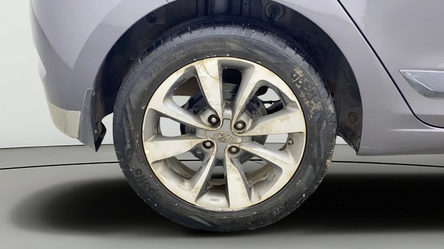 Second-hand 2017 Hyundai i20 1.2 Asta Option for sale in Chennai-25