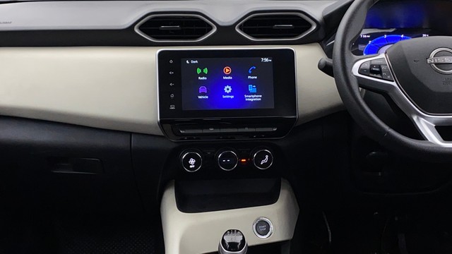 Second-hand 2023 Nissan Magnite XV for sale in Chennai-22