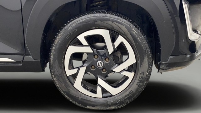 Second-hand 2023 Nissan Magnite XV for sale in Chennai-24