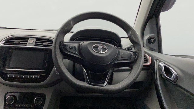 Second-hand 2020 Tata Tigor XZA Plus for sale in Kochi-12