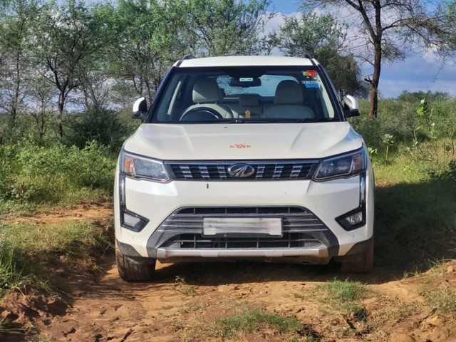 Second-hand 2021 Mahindra XUV300 W8 BSVI for sale in Sri Madhopur-4