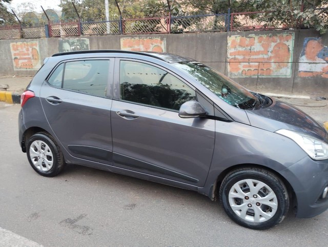 Second-hand 2016 Hyundai Grand i10 Sportz for sale in New Delhi-5