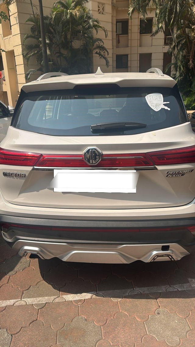 Second-hand 2020 MG Hector Plus Sharp DCT for sale in Mumbai-2