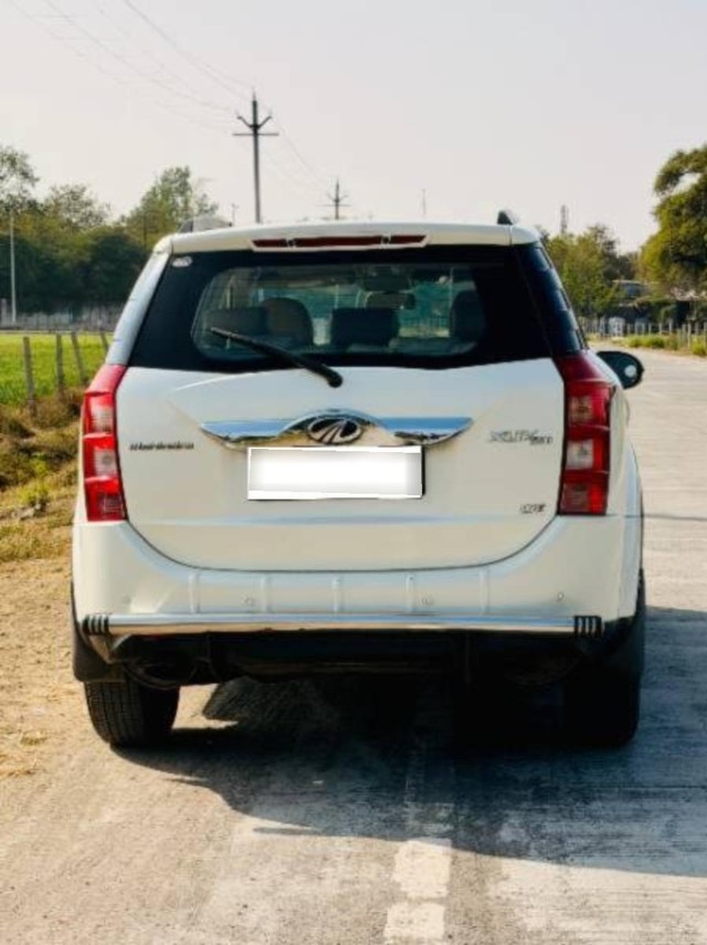 Mahindra XUV500 W6 2WD Second-hand 2017 Mahindra XUV500 W6 2WD for sale in Ujjain-5