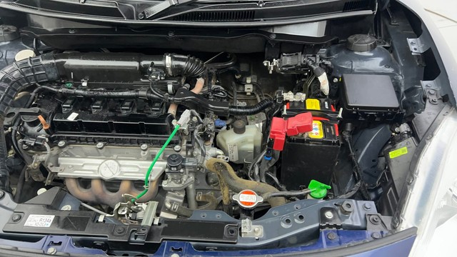 Second-hand 2023 Maruti Swift ZXI AMT for sale in Ahmedabad-24