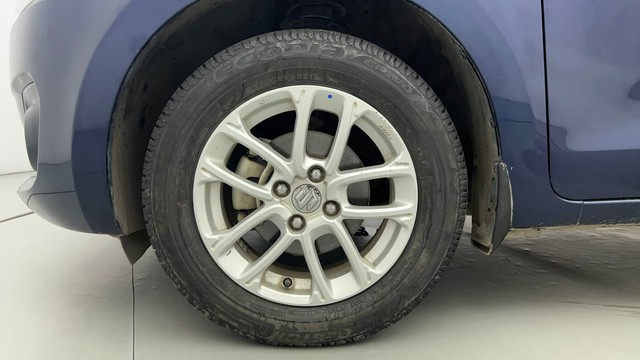 Second-hand 2023 Maruti Swift ZXI AMT for sale in Ahmedabad-20