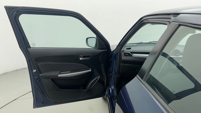 Second-hand 2023 Maruti Swift ZXI AMT for sale in Ahmedabad-27