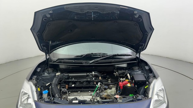 Second-hand 2023 Maruti Swift ZXI AMT for sale in Ahmedabad-8