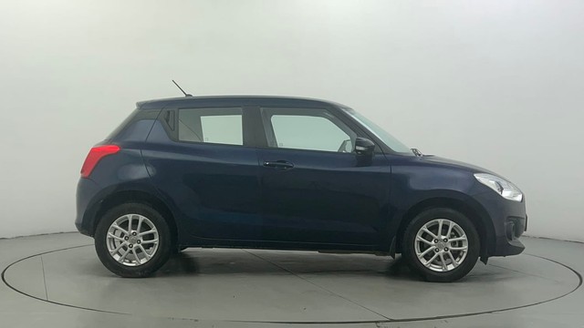 Second-hand 2023 Maruti Swift ZXI AMT for sale in Ahmedabad-2