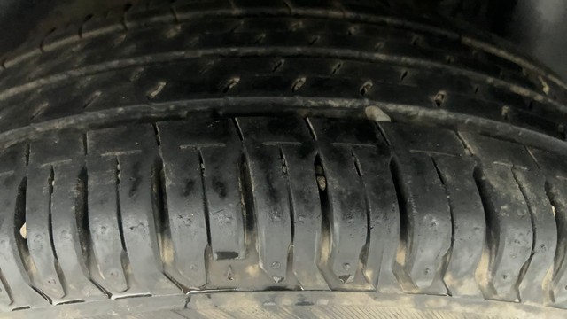 Second-hand 2023 Maruti Swift ZXI AMT for sale in Ahmedabad-36