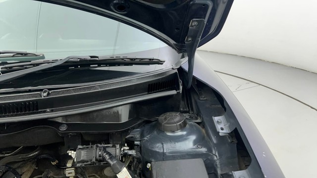 Second-hand 2023 Maruti Swift ZXI AMT for sale in Ahmedabad-29