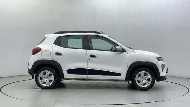 Second-hand 2022 Renault KWID 1.0 RXT Opt for sale in Ahmedabad-2