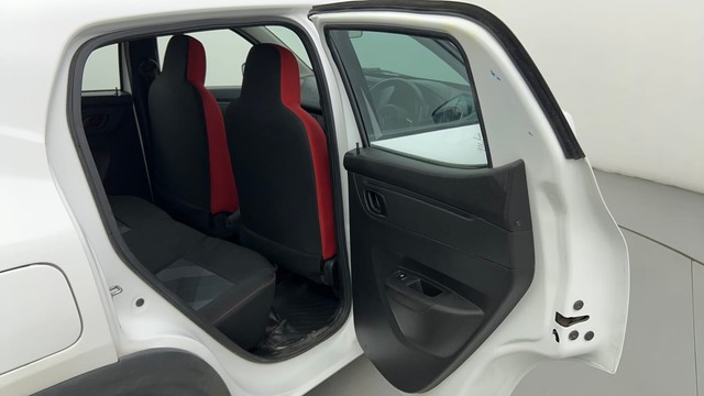 Second-hand 2022 Renault KWID 1.0 RXT Opt for sale in Ahmedabad-33